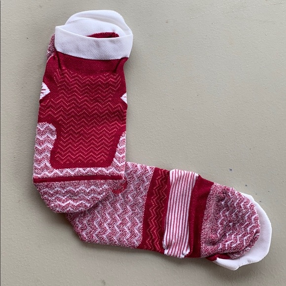 New lululemon socks